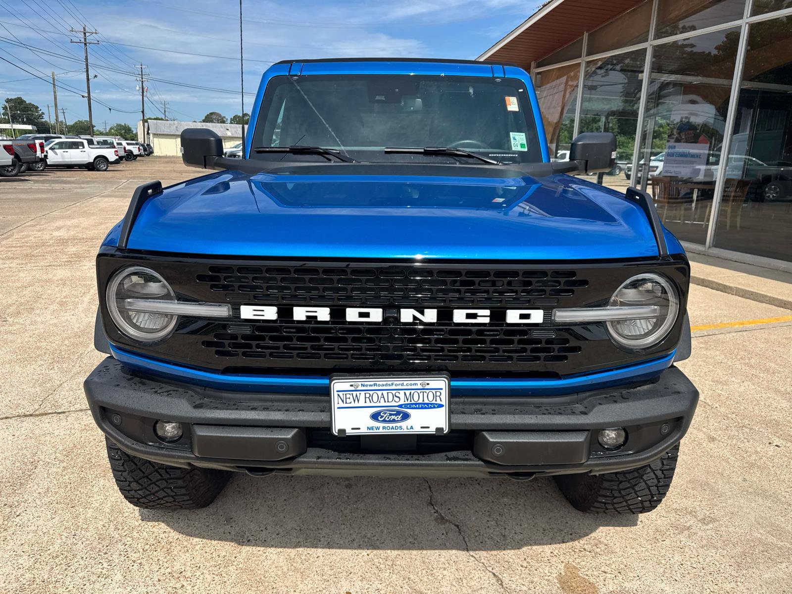 Certified 2022 Ford Bronco Wildtrak AWD/4WD image 2