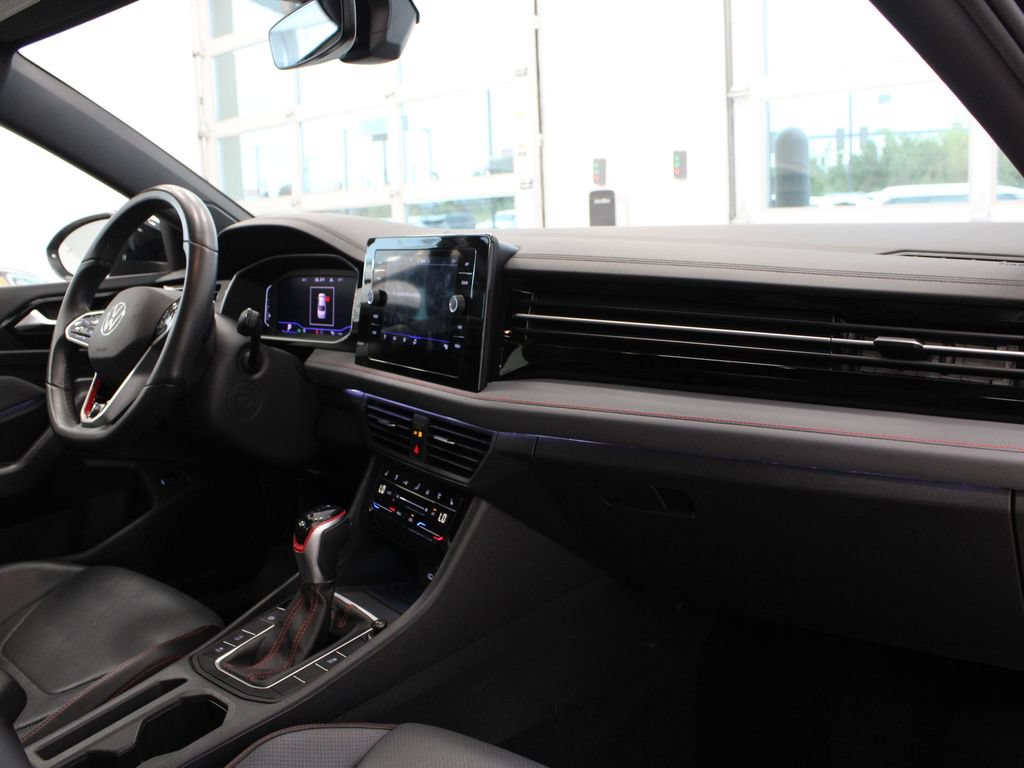 Used 2025 Volkswagen Jetta GLI Autobahn FWD image 16