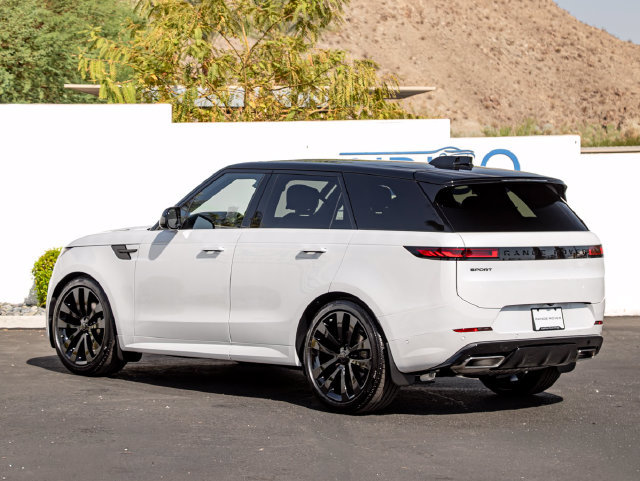 New 2026 Land Rover Range Rover Sport Dynamic SE AWD/4WD image 9