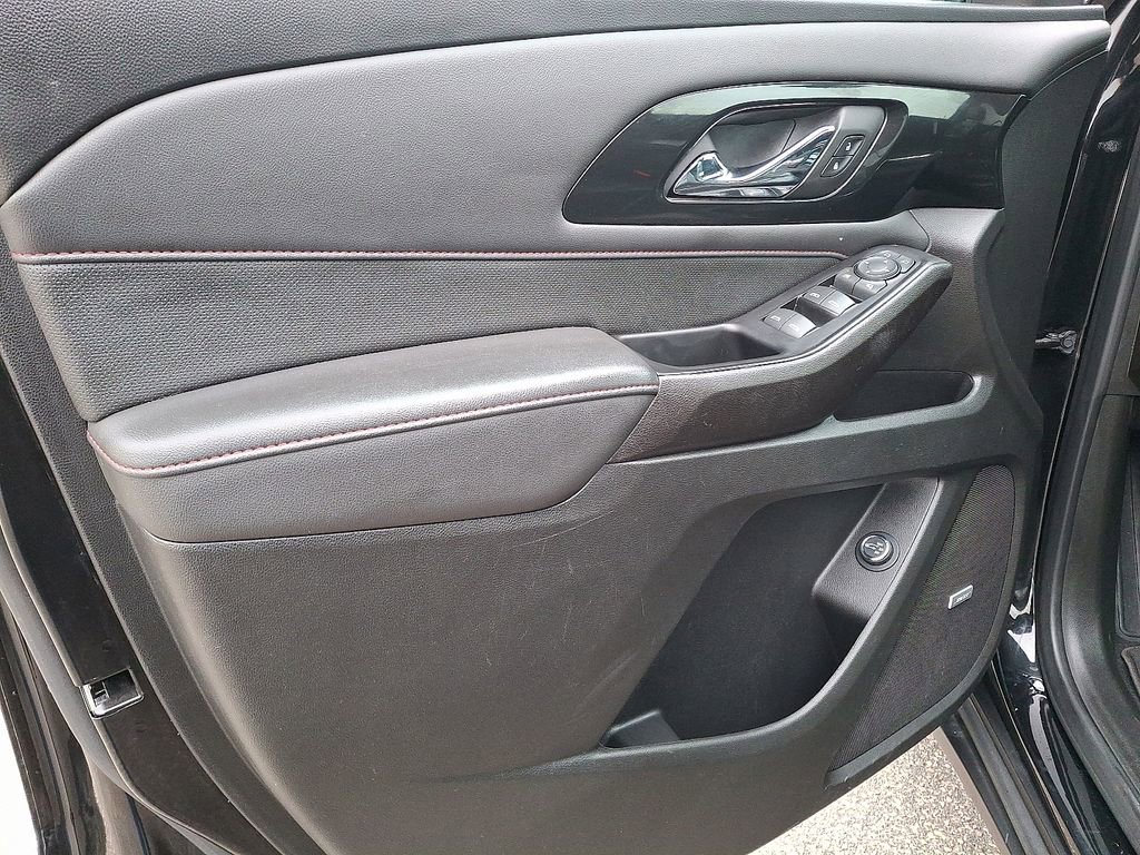 Used 2023 Chevrolet Traverse RS image 14