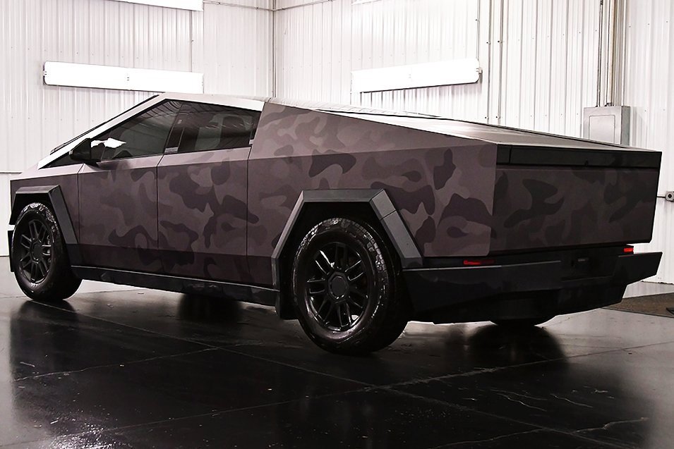 Used 2024 Tesla Cybertruck Cyberbeast image 5