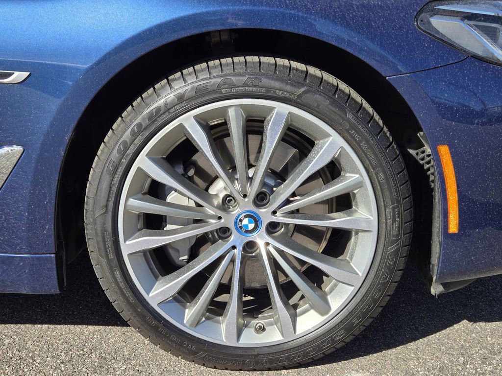 Used 2023 BMW 530e xDrive 530e iPerformance image 9