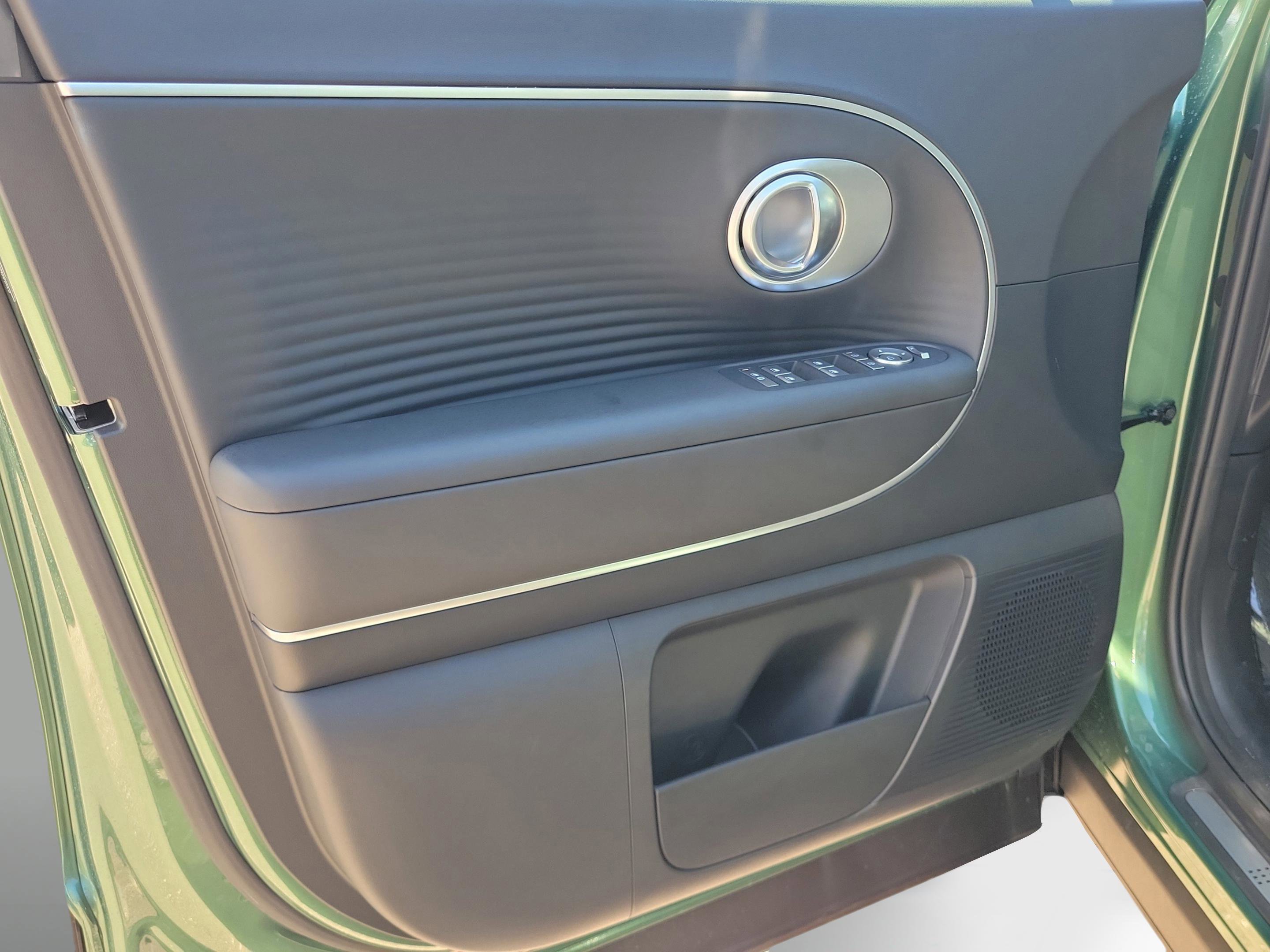 New 2026 Hyundai Ioniq 9 SEL image 8