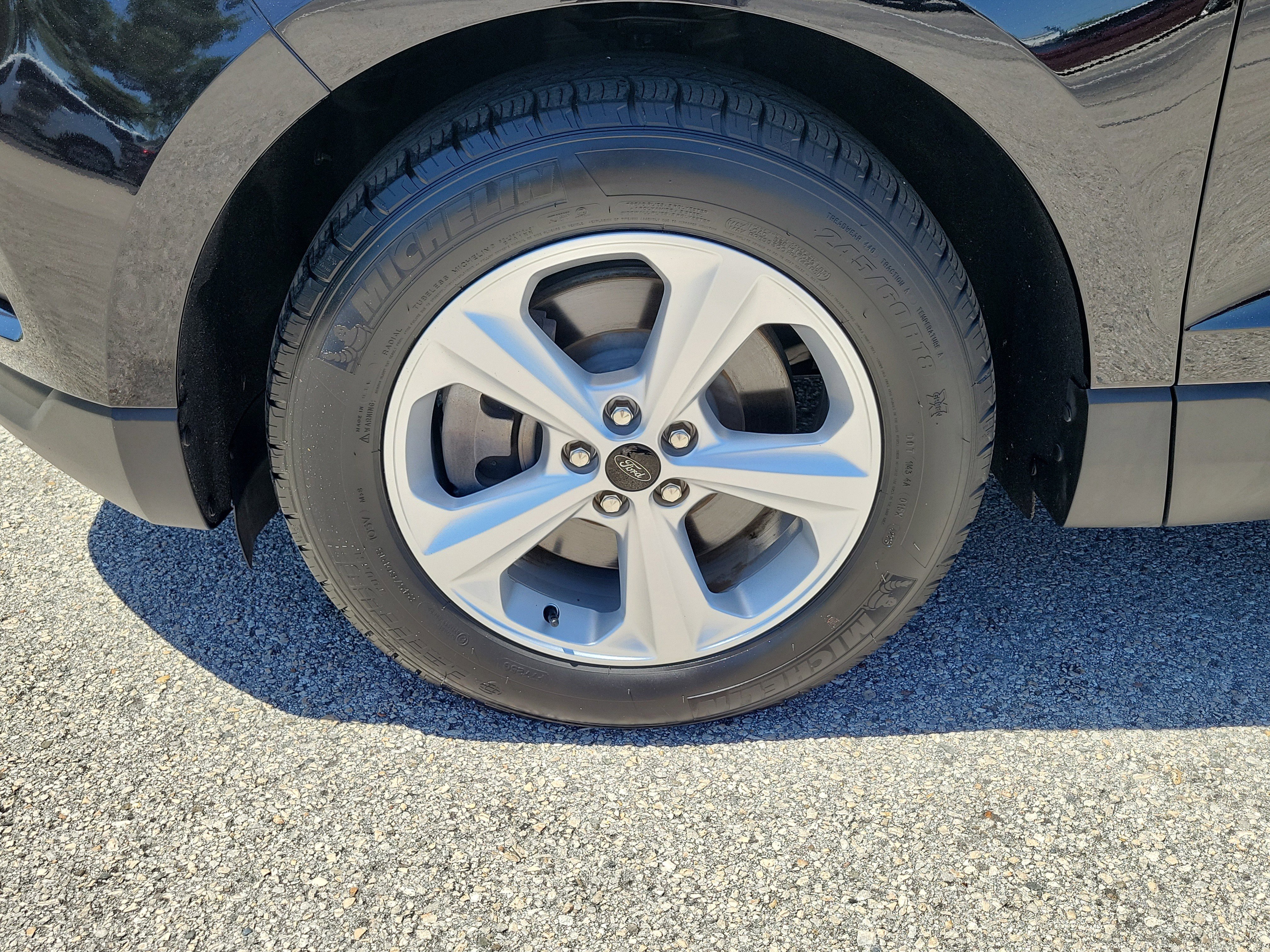 Certified 2024 Ford Edge SE image 5