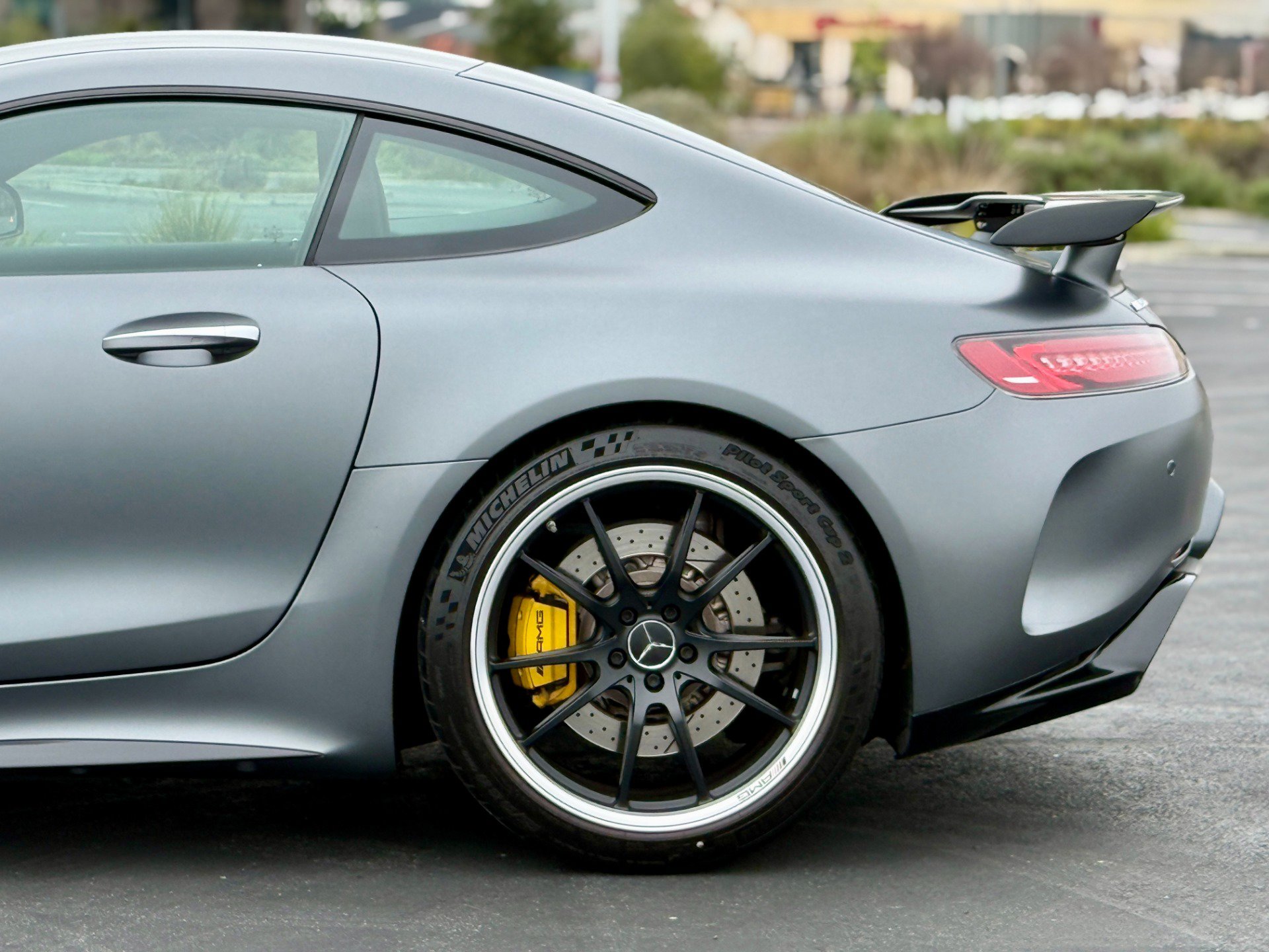 Used 2018 Mercedes-Benz AMG GT R image 23