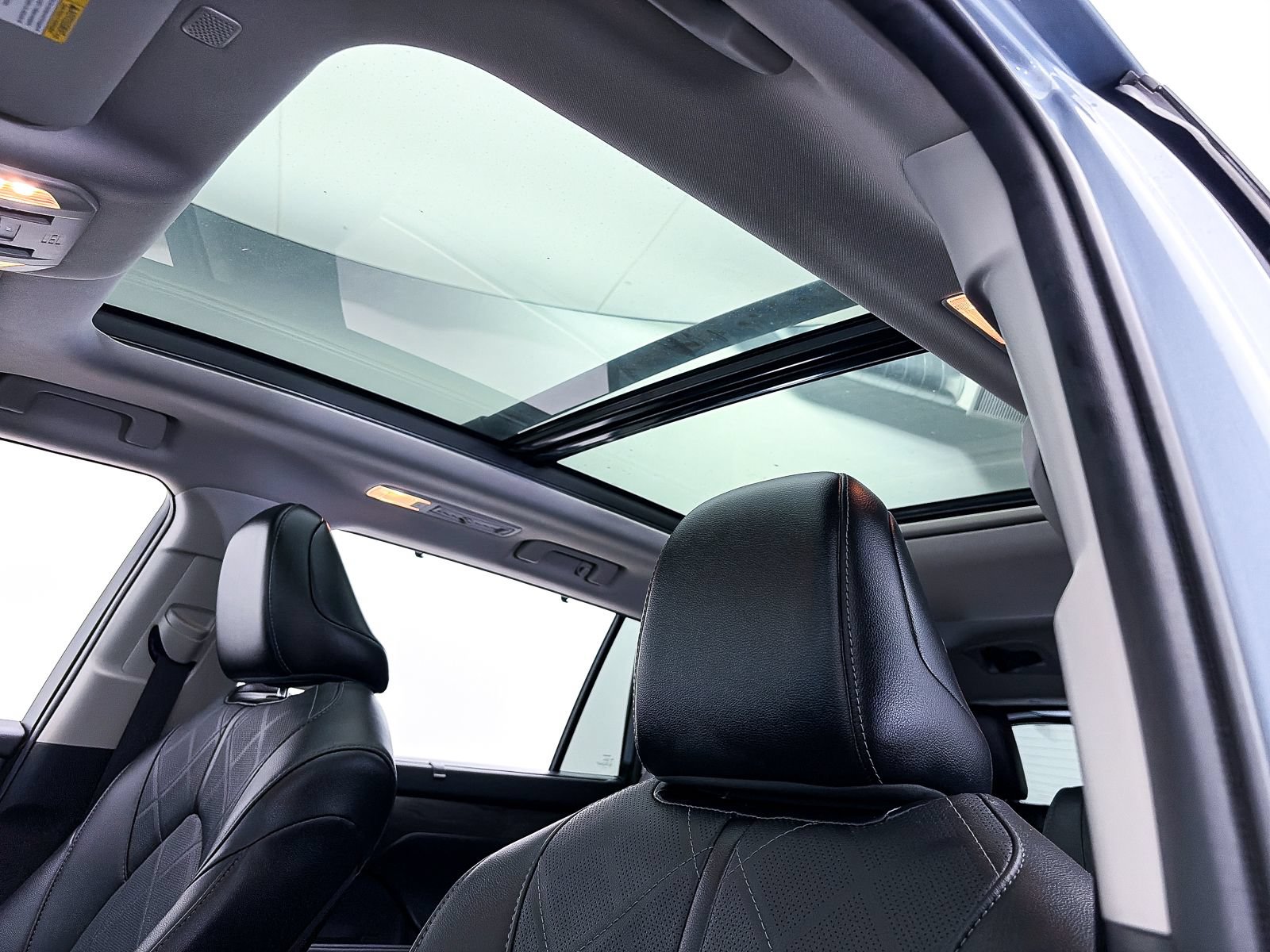 Used 2021 Toyota Highlander Platinum AWD/4WD image 4