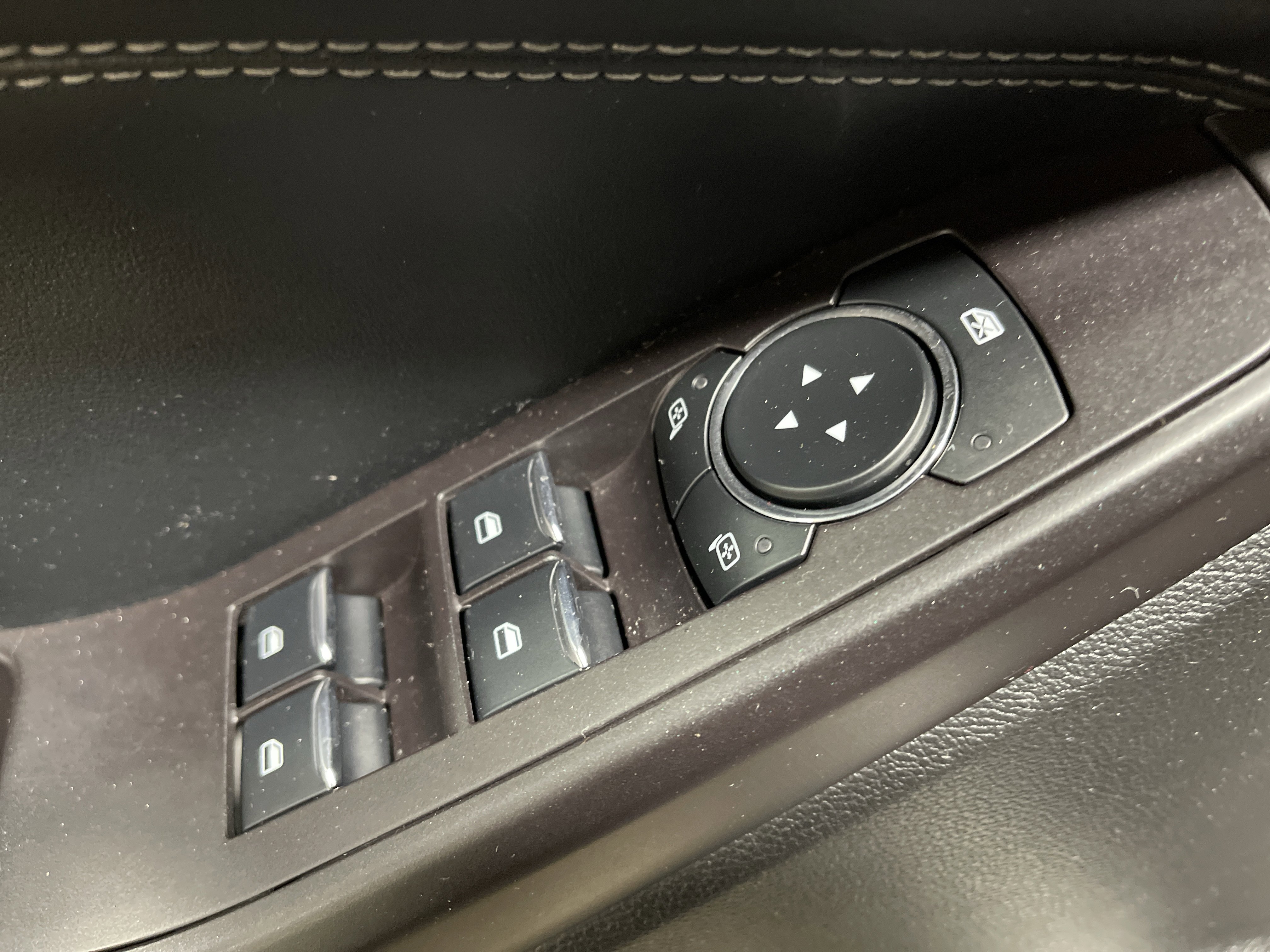 Used 2020 Ford Explorer XLT w/ Equipment Group 202A image 10