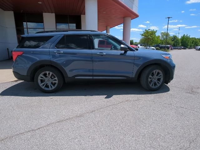 Used 2021 Ford Explorer XLT w/ Equipment Group 202A AWD/4WD image 34