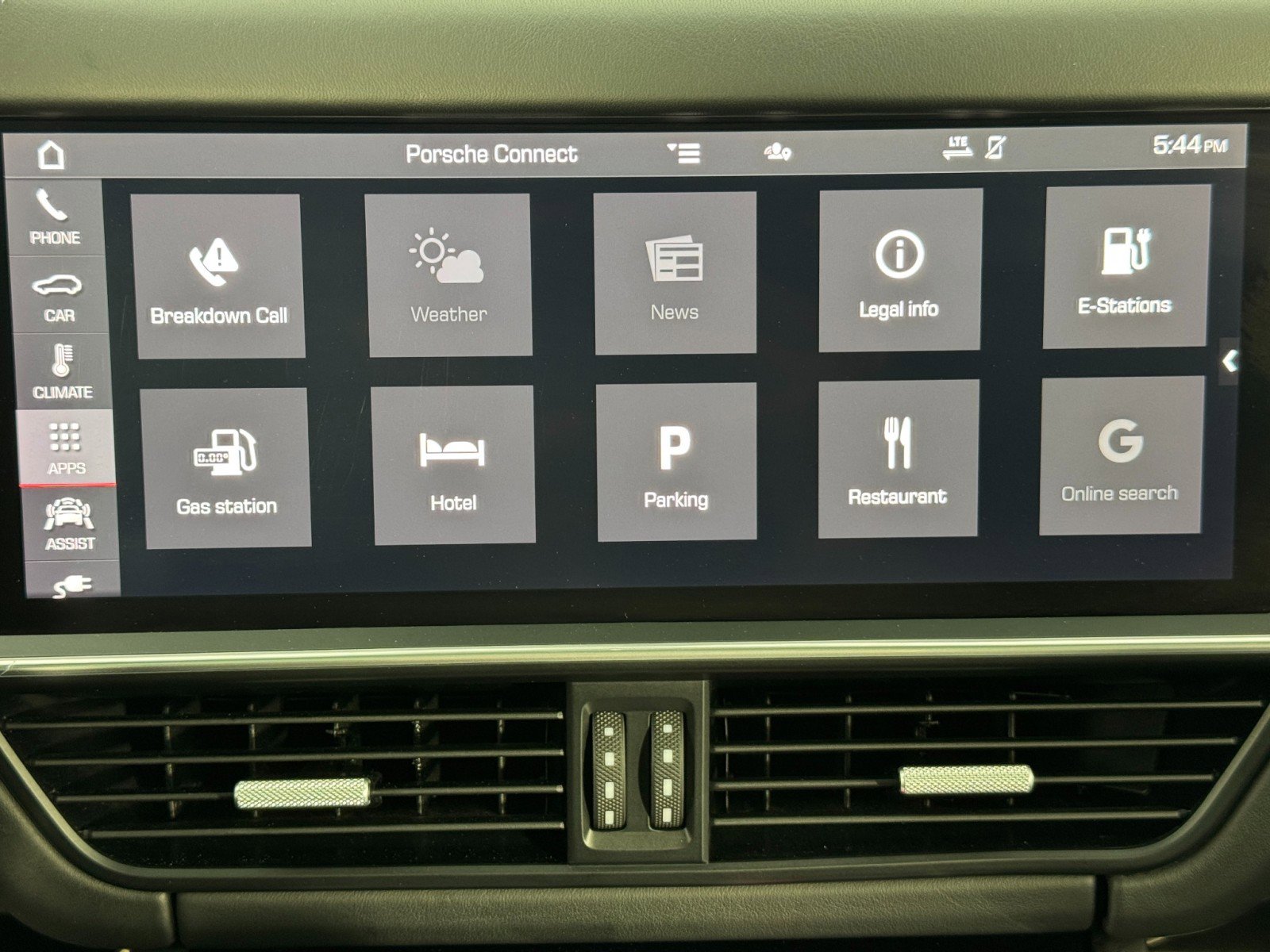 Used 2021 Porsche Cayenne Turbo S image 29