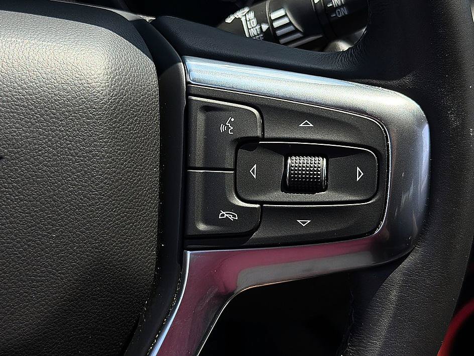 Used 2021 Chevrolet Blazer LT w/ Midnight/Sport Edition FWD image 17