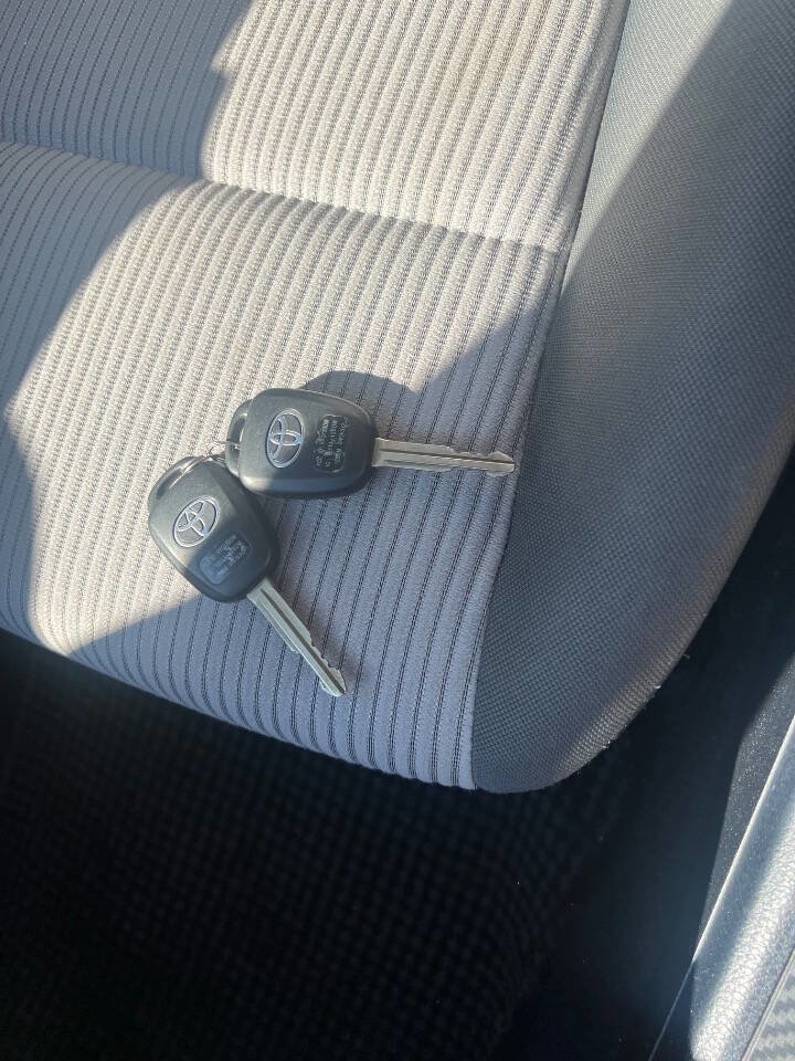 Used 2013 Toyota RAV4 LE image 12