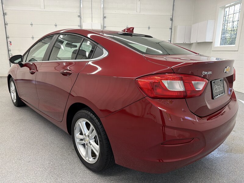 Used 2017 Chevrolet Cruze LT w/ Convenience Package FWD image 7