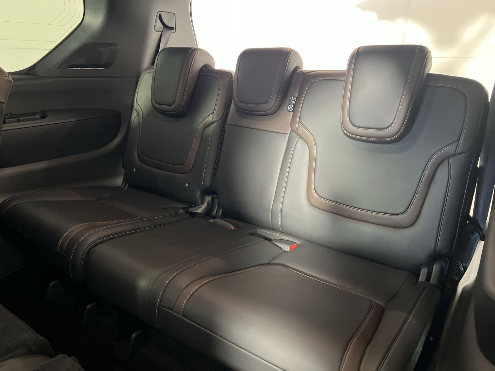 Used 2025 Nissan Armada SL AWD/4WD image 27