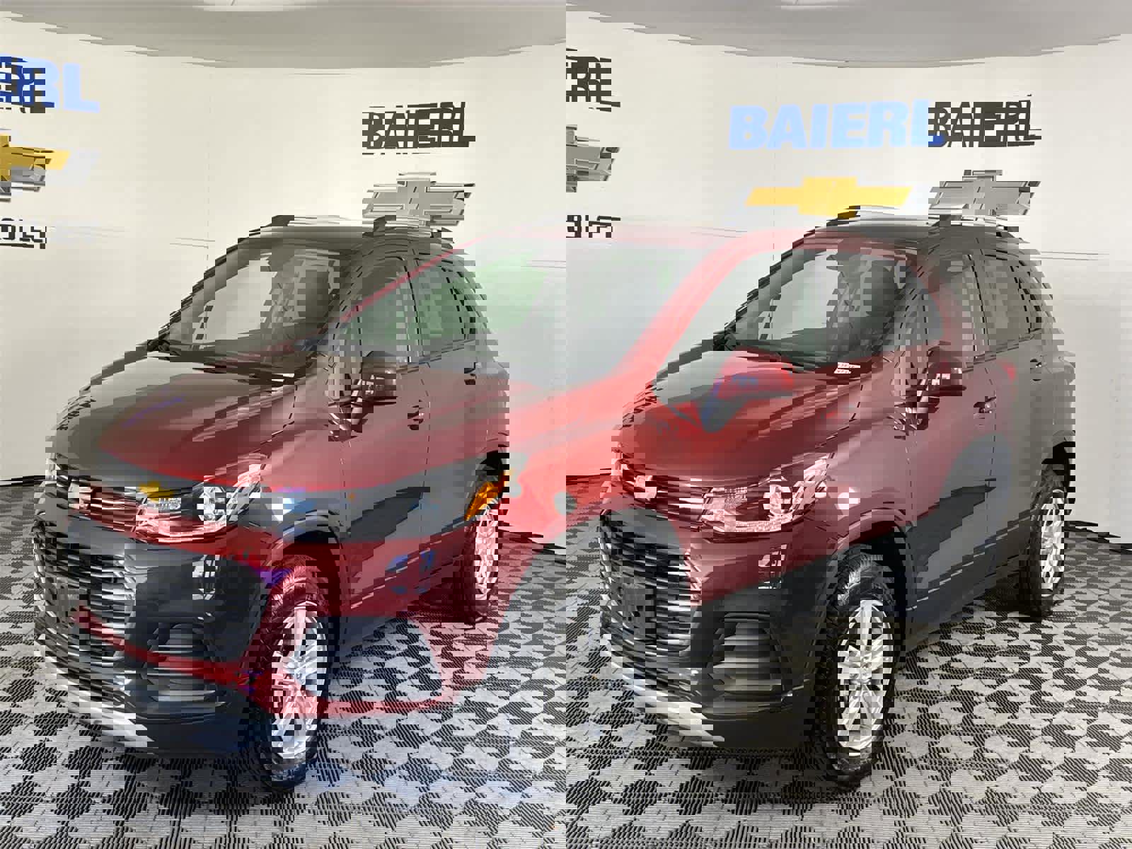 Used 2022 Chevrolet Trax LT w/ LT Convenience Package image 1