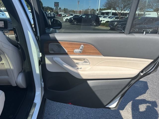 Used 2025 Mercedes-Benz GLS 450 4MATIC image 35