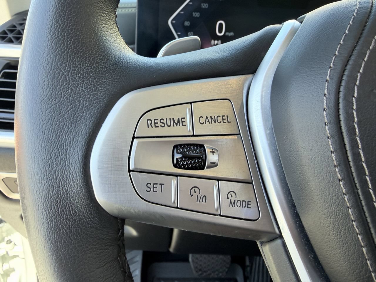 Used 2024 BMW X7 xDrive40i w/ Premium Package AWD/4WD image 21