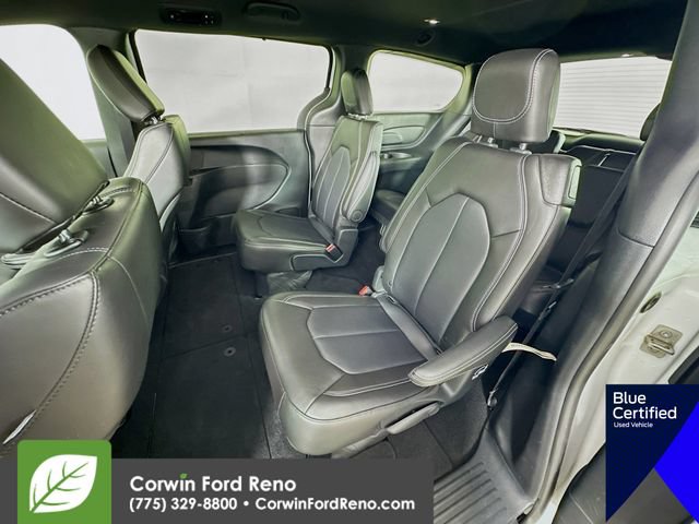 Used 2025 Chrysler Pacifica Select AWD/4WD image 26