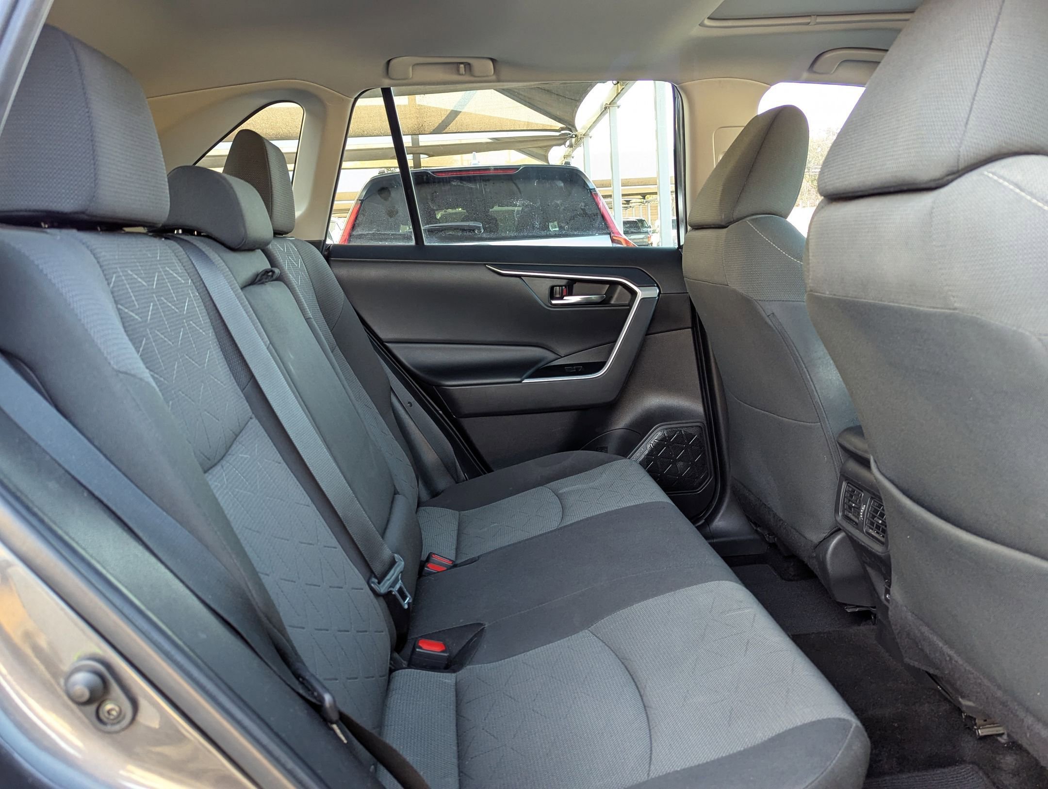 Used 2022 Toyota RAV4 XLE w/ Convenience Package image 25