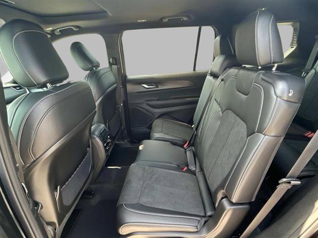 New 2025 Jeep Grand Cherokee L Altitude image 5