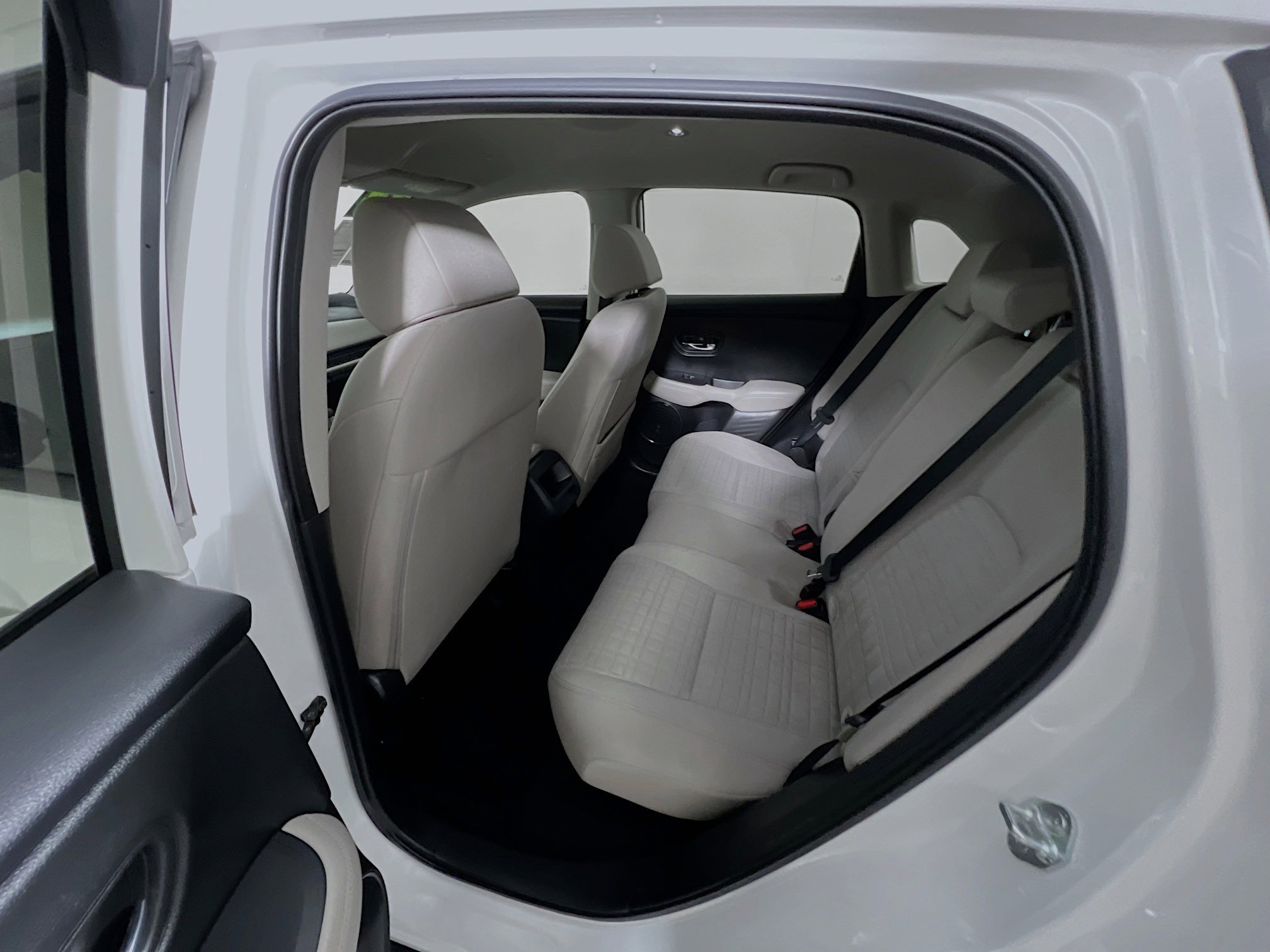 Used 2024 Honda HR-V LX image 29