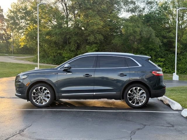 Used 2022 Lincoln Nautilus Reserve AWD/4WD image 4