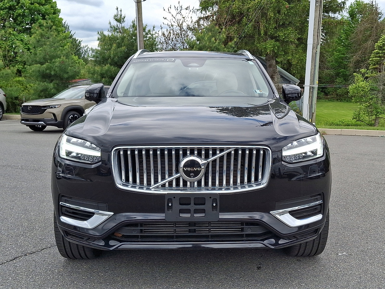 Certified 2024 Volvo XC90 T8 Plus AWD/4WD image 2