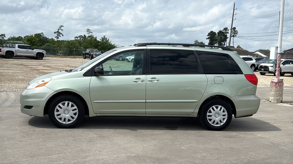 Used 2010 Toyota Sienna LE FWD image 8