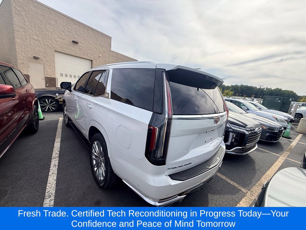 Used 2024 Cadillac Escalade Premium Luxury w/ Performance Package AWD/4WD image 4