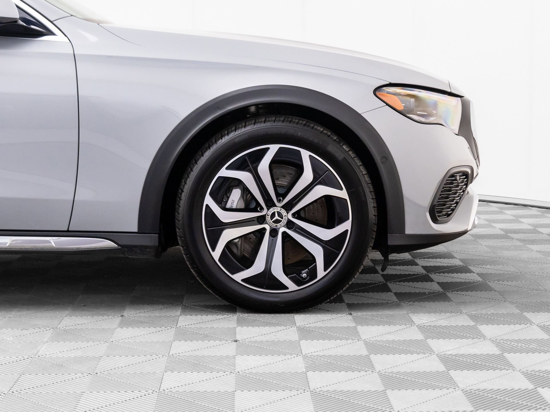 Certified 2025 Mercedes-Benz E 450 4MATIC All-Terrain Wagon image 40