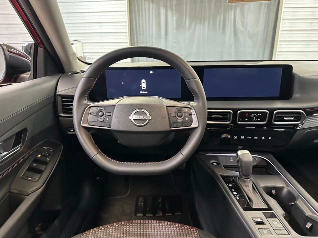 Used 2026 Nissan Sentra SR w/ Floor Mat Package FWD image 2