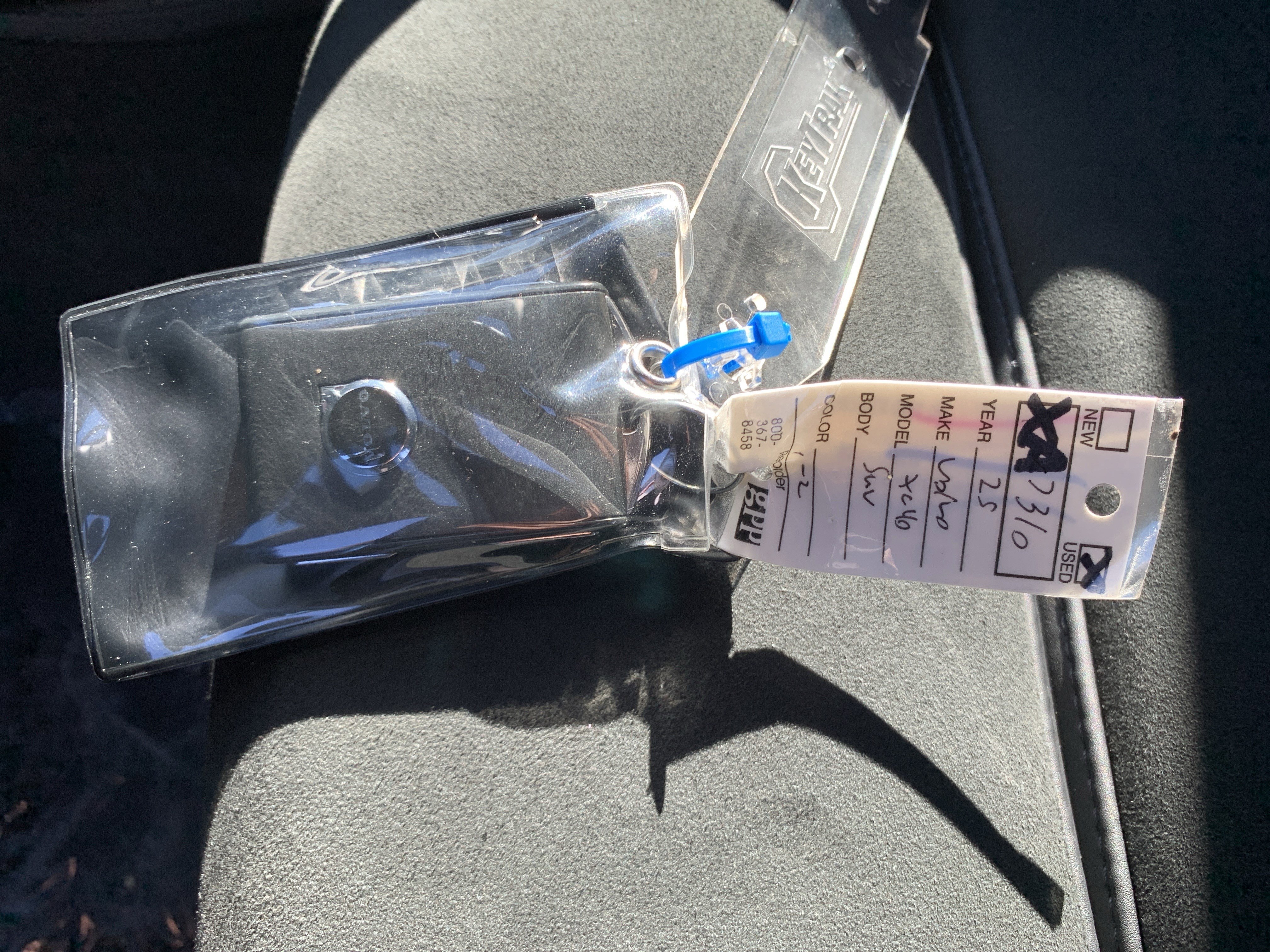 Used 2025 Volvo XC40 B5 Plus image 37