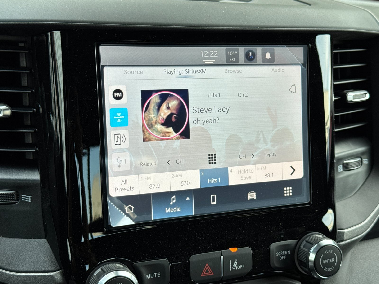 New 2026 RAM 1500 Express AWD/4WD image 17