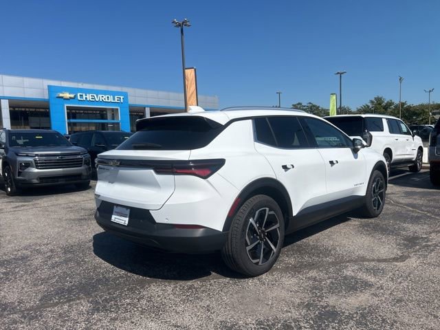 New 2026 Chevrolet Equinox EV LT image 3
