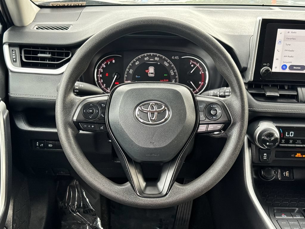 Used 2025 Toyota RAV4 XLE AWD/4WD image 13