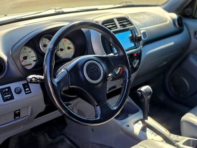 Used 2003 Toyota RAV4 2WD image 11