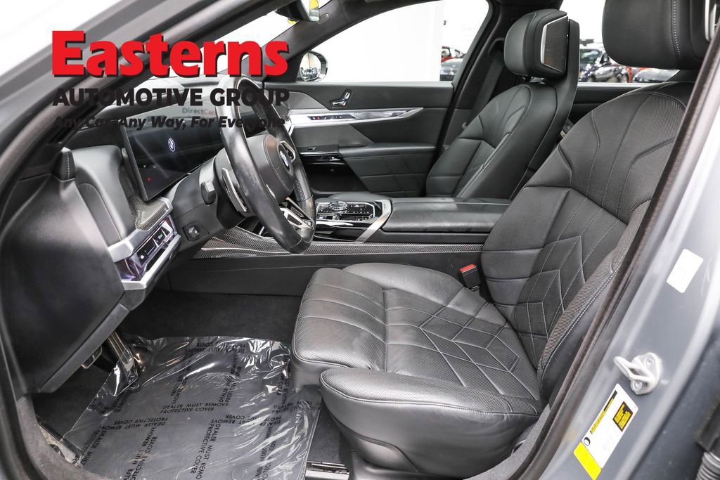 Used 2023 BMW 740i w/ Executive Package image 14