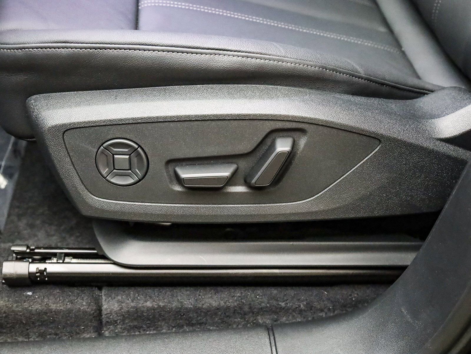 New 2025 Audi Q6 e-tron Premium AWD/4WD image 24