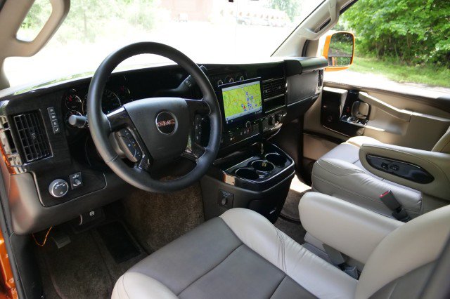 Used 2025 GMC Savana 2500 Extended w/ Driver Convenience Package RWD image 2