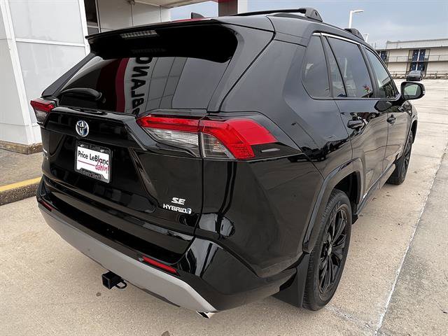 Used 2024 Toyota RAV4 SE AWD/4WD image 3