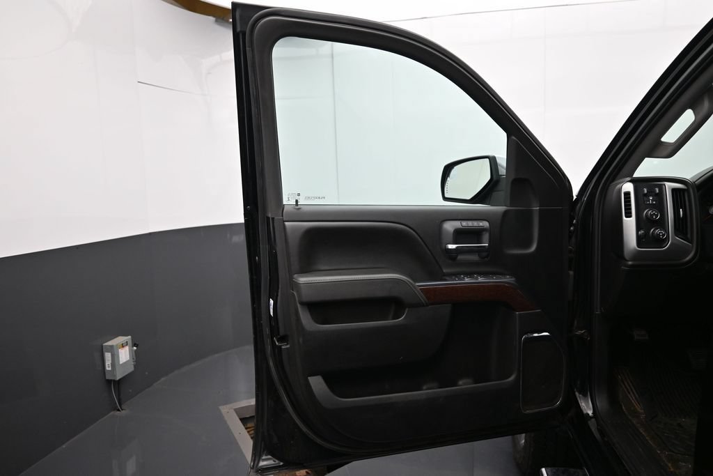 Used 2016 GMC Sierra 2500 SLT w/ Suspension Package, Off-Road AWD/4WD image 15