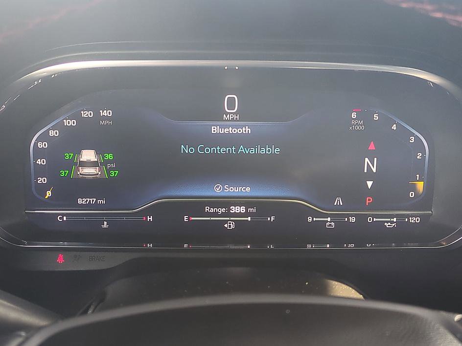 Used 2024 Chevrolet Suburban RST RWD image 18