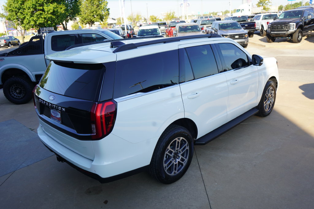 New 2026 Ford Expedition Active AWD/4WD image 12