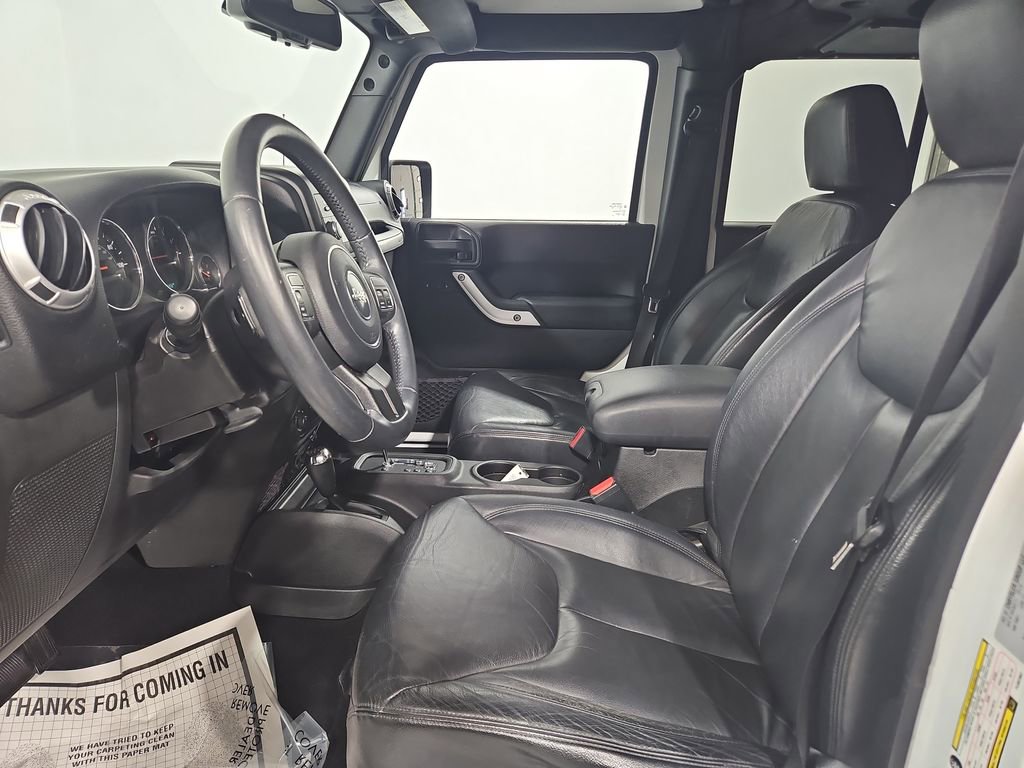 Used 2015 Jeep Wrangler Unlimited Sahara image 10