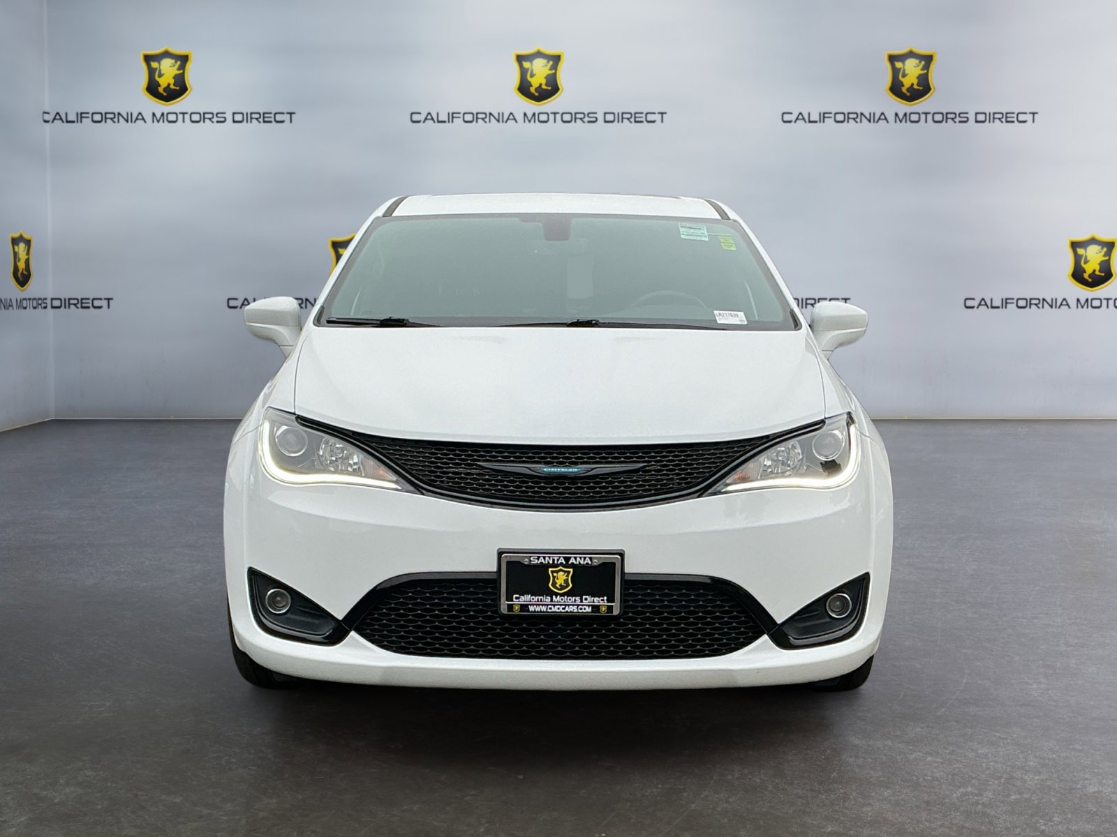 Used 2020 Chrysler Pacifica Touring w/ S Appearance Package image 2