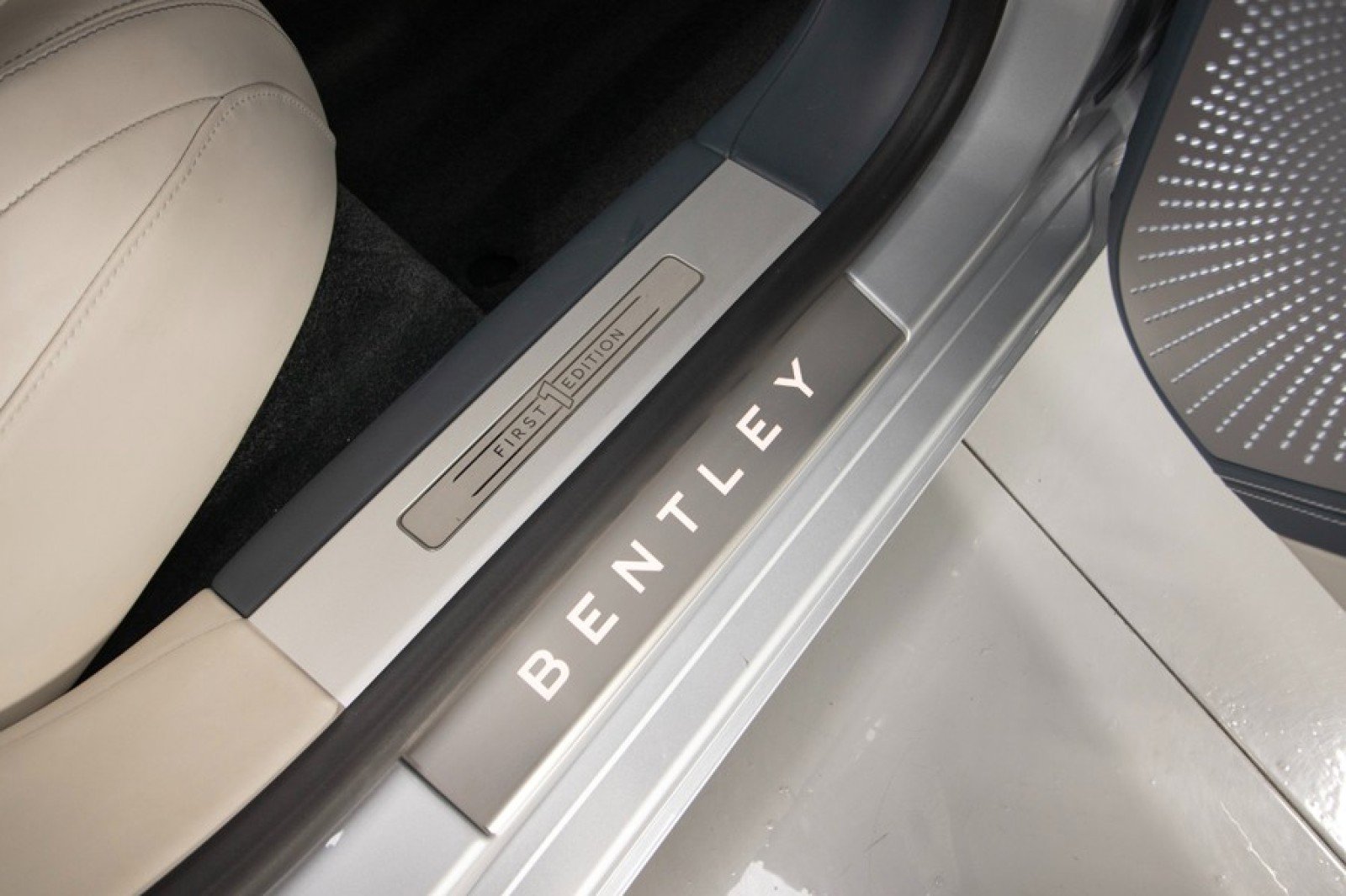 Used 2021 Bentley Flying Spur W12 image 60