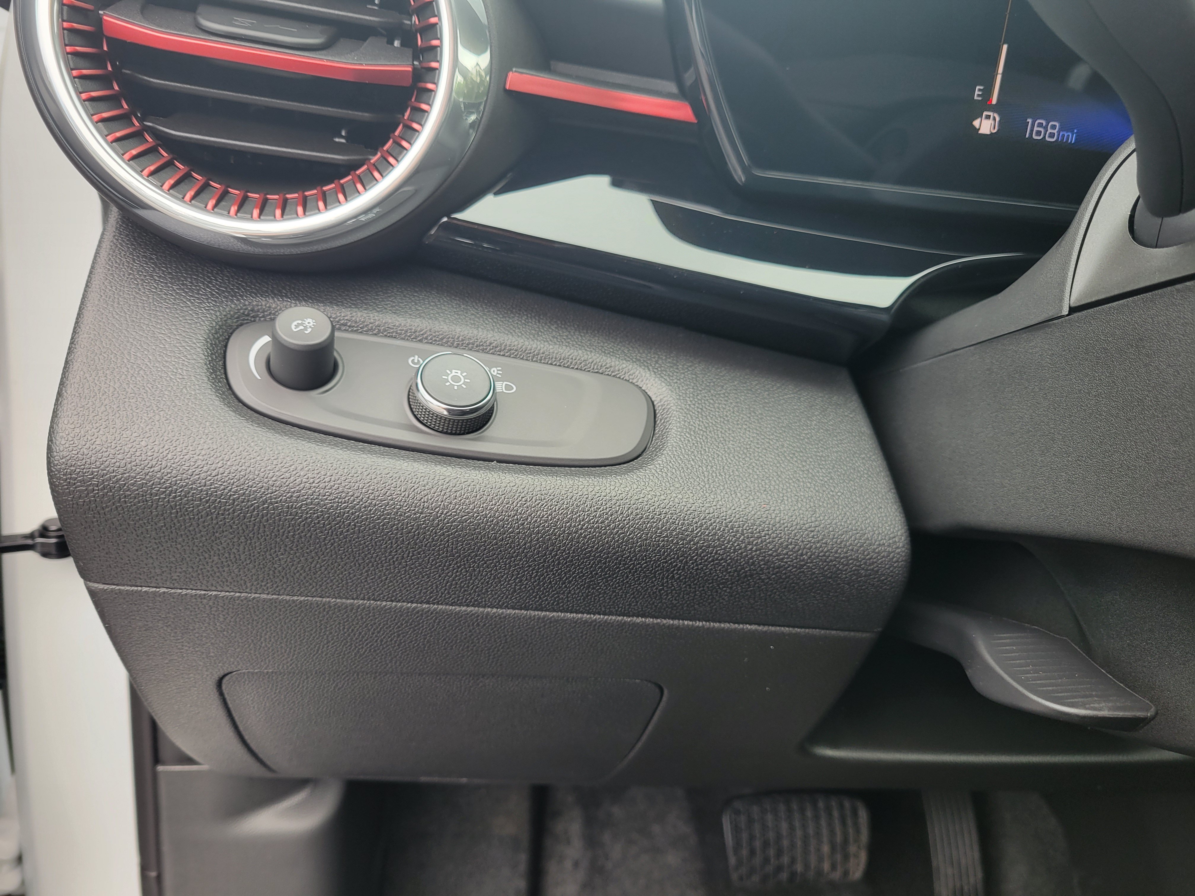 New 2026 Chevrolet Trax RS w/ Driver Confidence Package FWD image 15