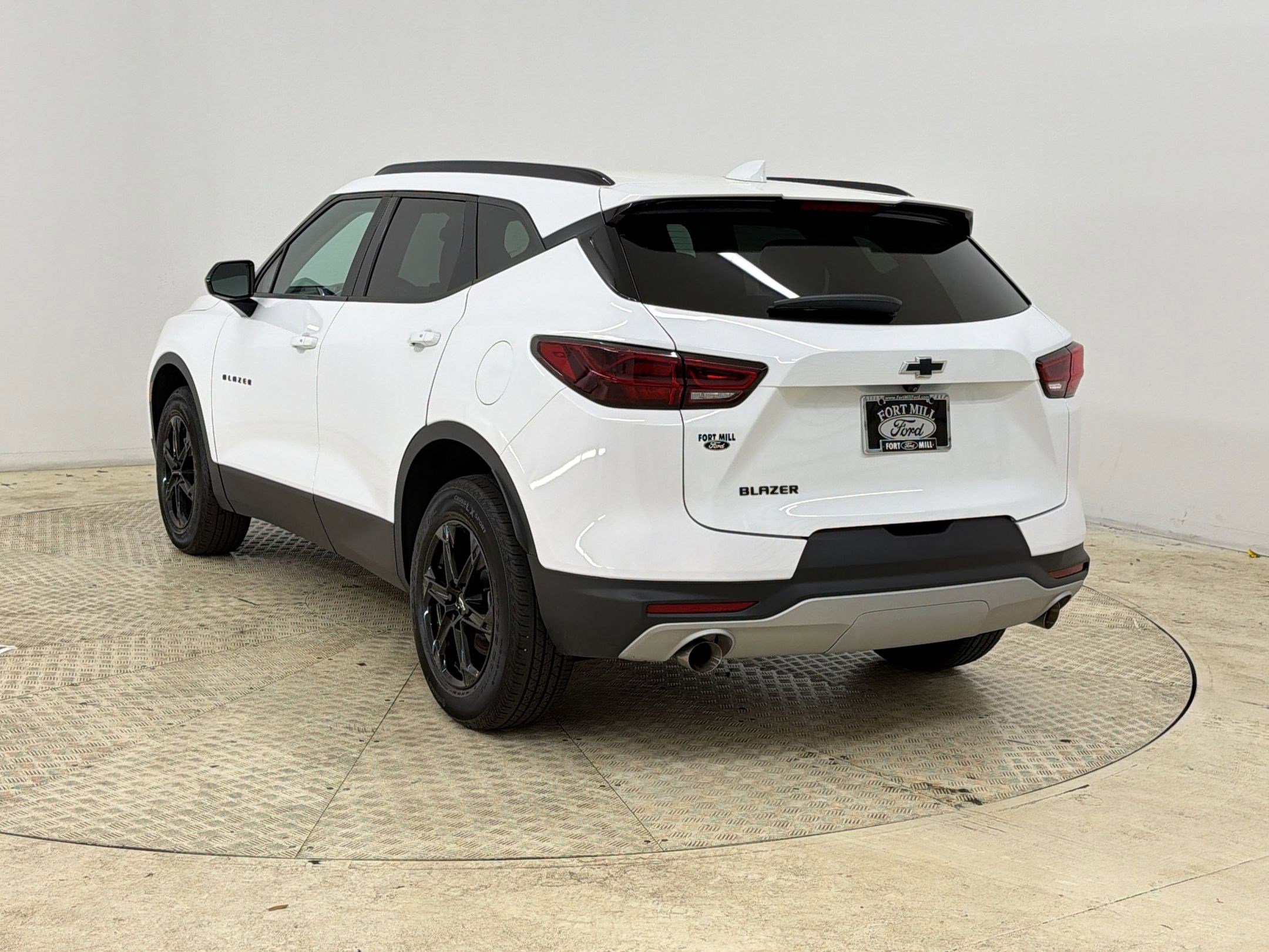 Used 2023 Chevrolet Blazer LT image 3