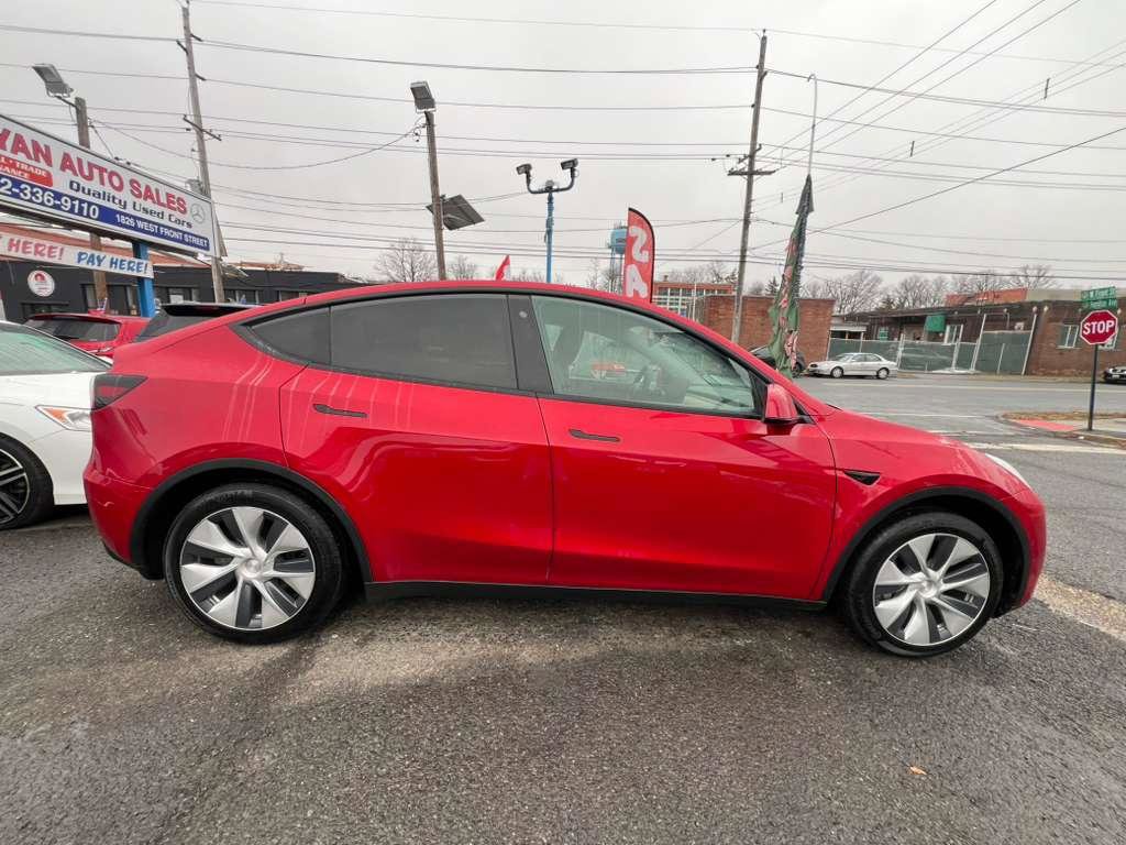 Used 2020 Tesla Model Y Long Range image 15