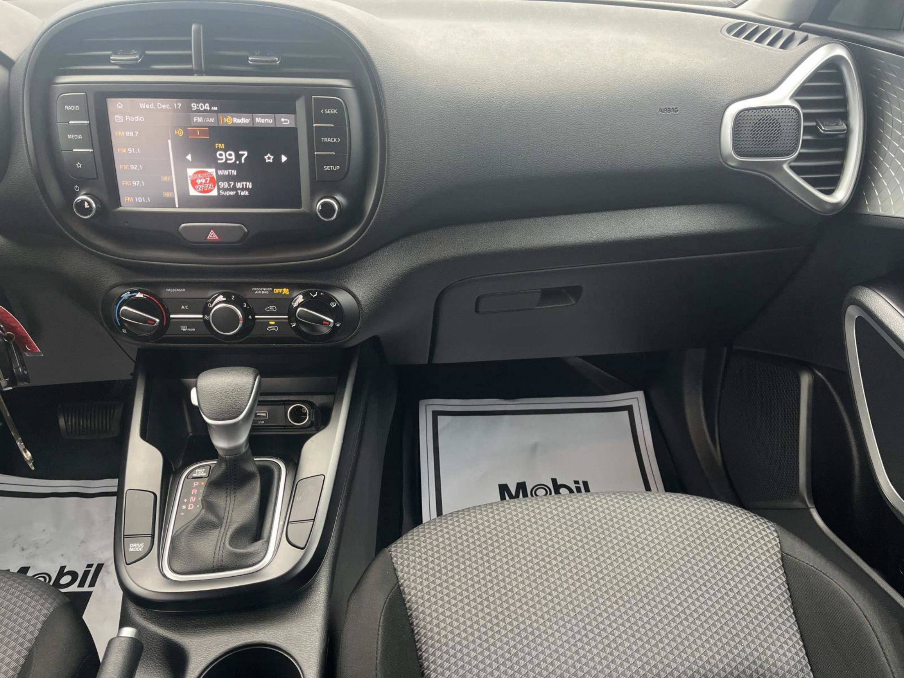 Used 2022 Kia Soul LX image 10