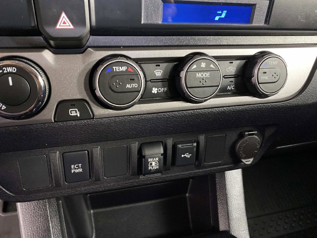 Used 2021 Toyota Tacoma SR5 AWD/4WD image 22